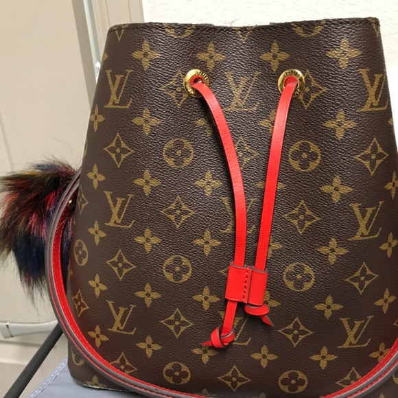Louis Vuitton Neonoe - Picture 2 of 9